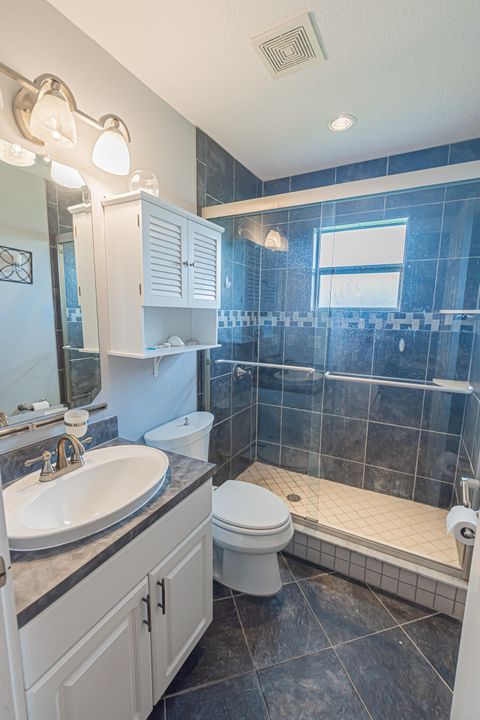 En Venta: $439,999 (3 camas, 2 baños, 1954 Pies cuadrados)