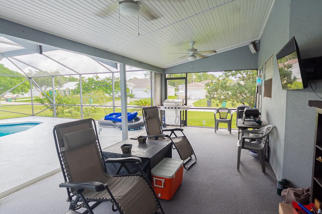 En Venta: $439,999 (3 camas, 2 baños, 1954 Pies cuadrados)