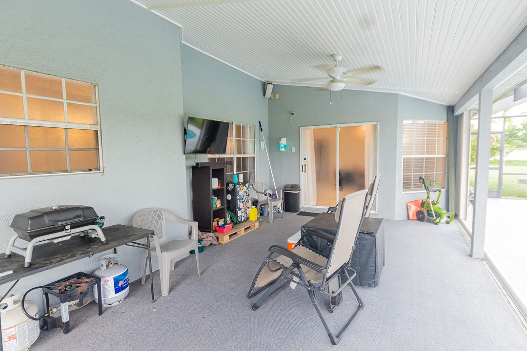 En Venta: $439,999 (3 camas, 2 baños, 1954 Pies cuadrados)