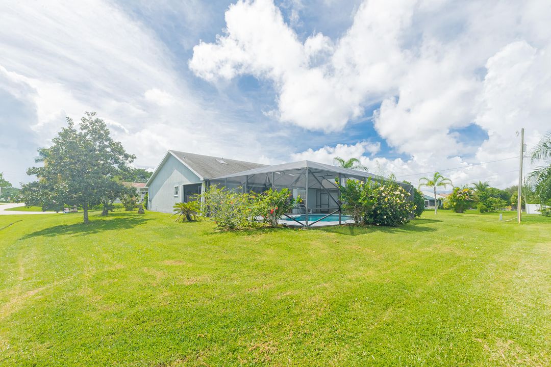 En Venta: $439,999 (3 camas, 2 baños, 1954 Pies cuadrados)