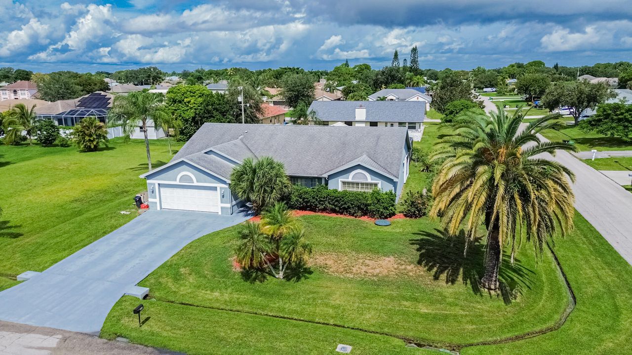 En Venta: $439,999 (3 camas, 2 baños, 1954 Pies cuadrados)