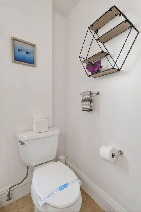 For Sale: $450,000 (1 beds, 1 baths, 271 Square Feet)