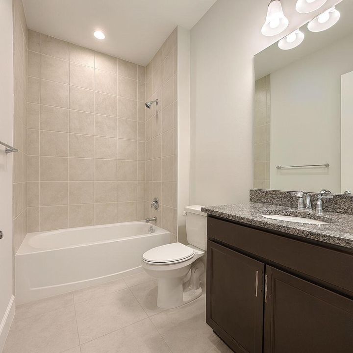 For Sale: $579,999 (3 beds, 2 baths, 1921 Square Feet)