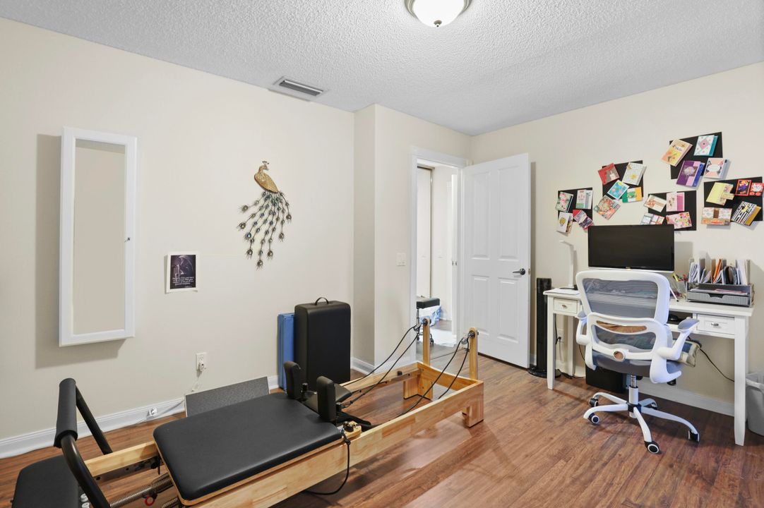 На продажу: $379,000 (2 спален, 2 ванн, 1152 Квадратных фут)