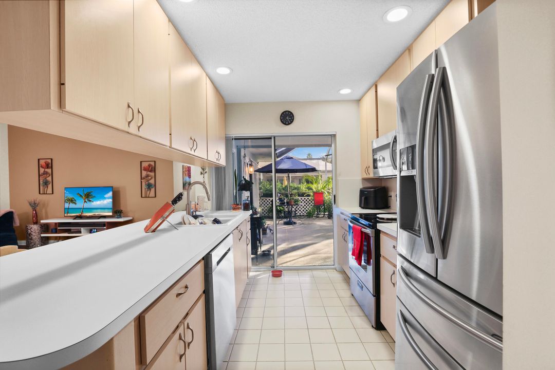 На продажу: $379,000 (2 спален, 2 ванн, 1152 Квадратных фут)