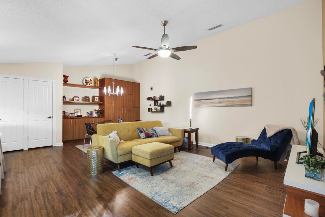 На продажу: $379,000 (2 спален, 2 ванн, 1152 Квадратных фут)