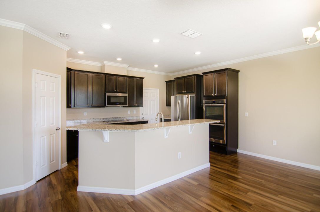 В аренду: $2,800 (4 спален, 3 ванн, 2503 Квадратных фут)