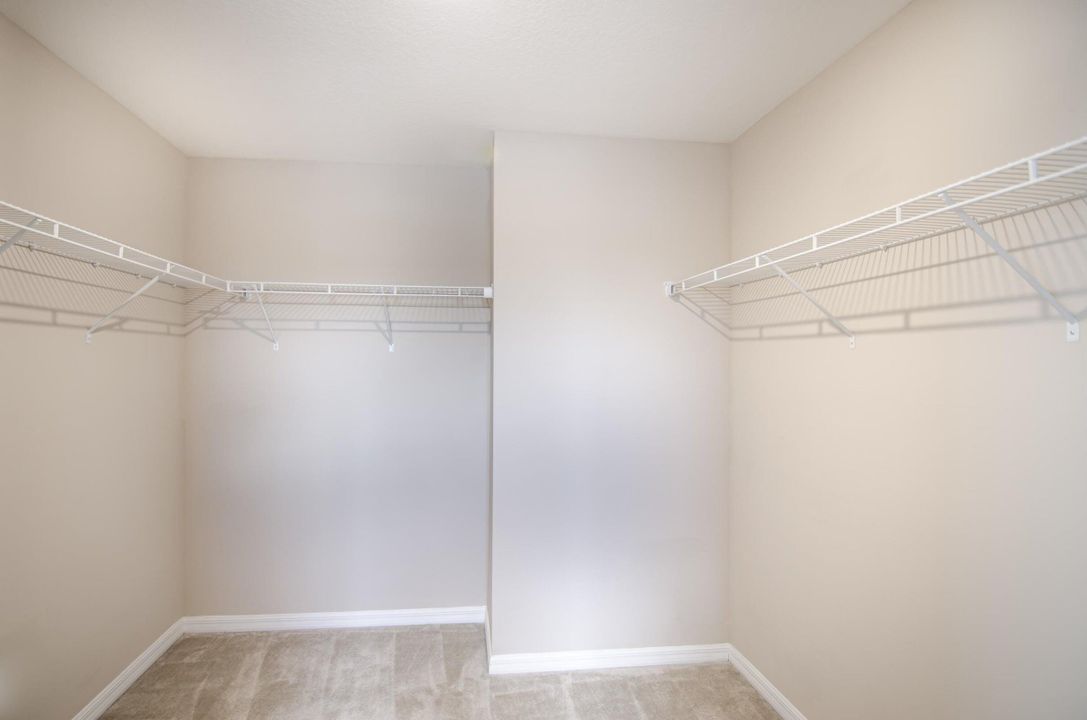 В аренду: $2,800 (4 спален, 3 ванн, 2503 Квадратных фут)