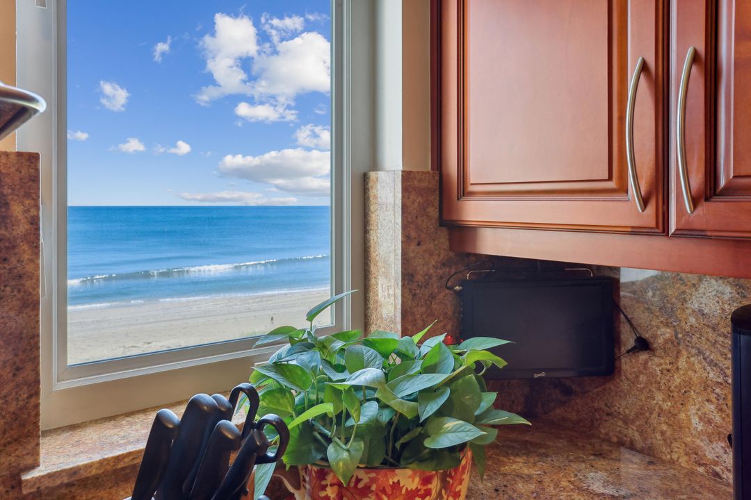 В аренду: $6,200 (2 спален, 2 ванн, 1050 Квадратных фут)