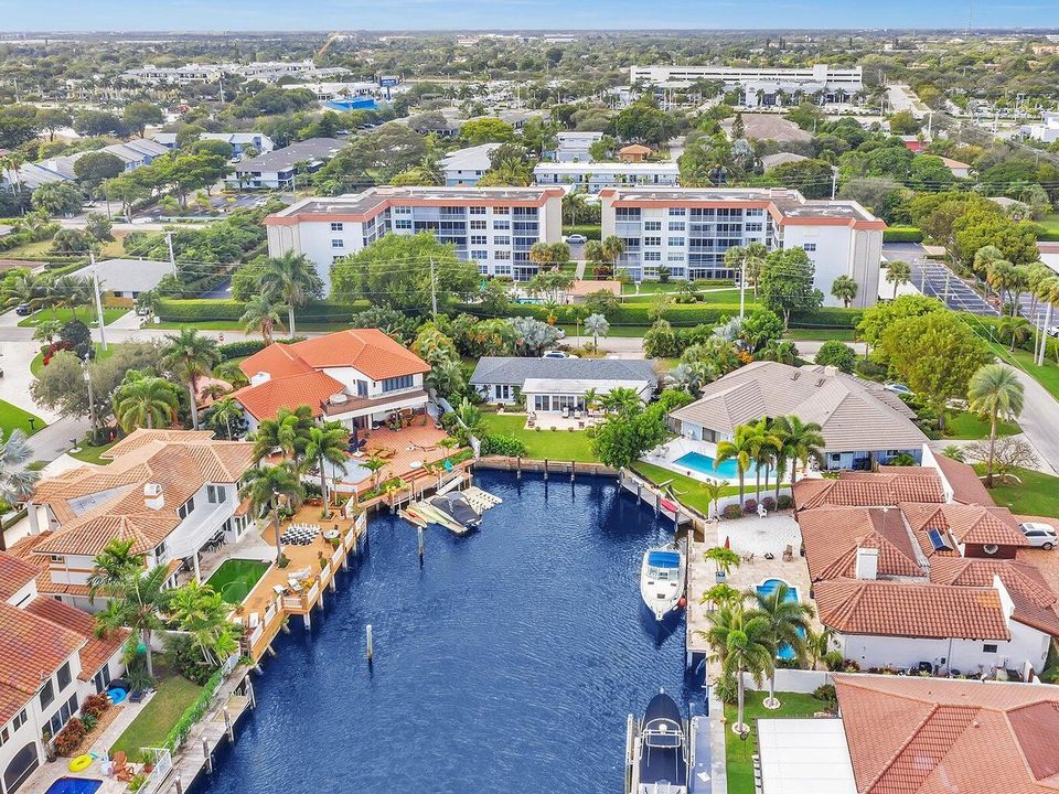 For Sale: $439,000 (2 beds, 2 baths, 1107 Square Feet)