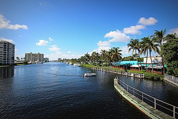 For Sale: $439,000 (2 beds, 2 baths, 1107 Square Feet)