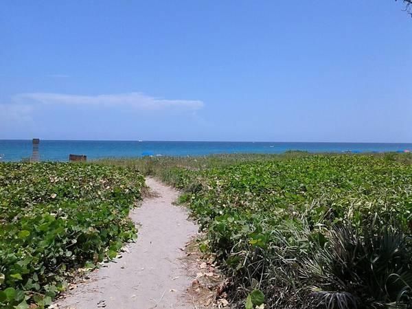 For Sale: $439,000 (2 beds, 2 baths, 1107 Square Feet)