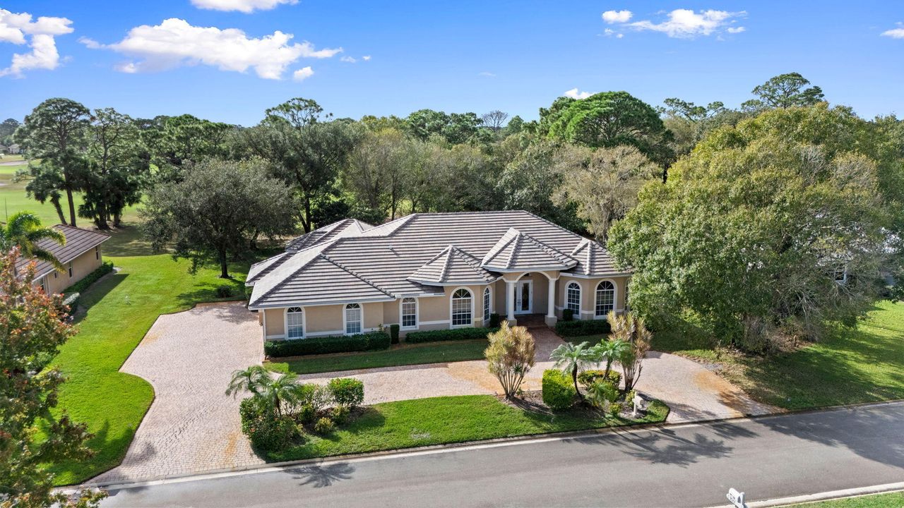 For Sale: $679,000 (4 beds, 3 baths, 3123 Square Feet)