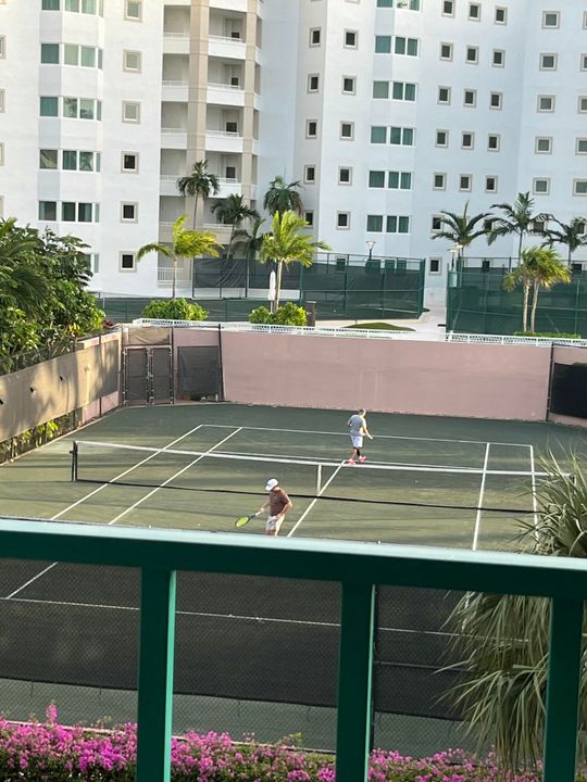 На продажу: $999,000 (2 спален, 2 ванн, 1630 Квадратных фут)