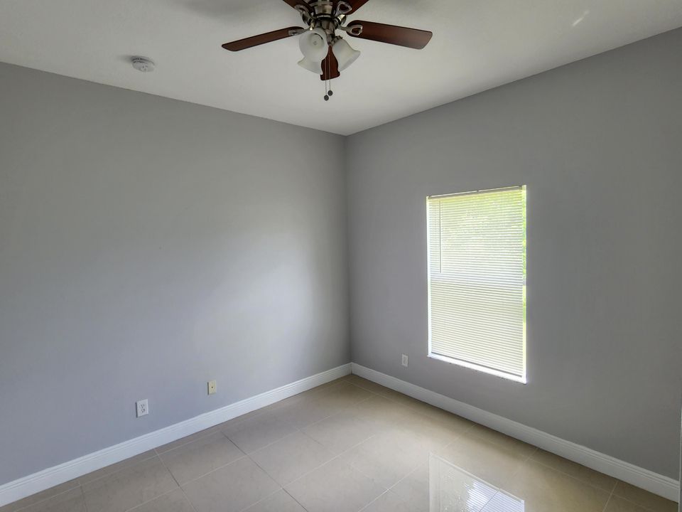 En Renta: $2,725 (4 camas, 2 baños, 2235 Pies cuadrados)