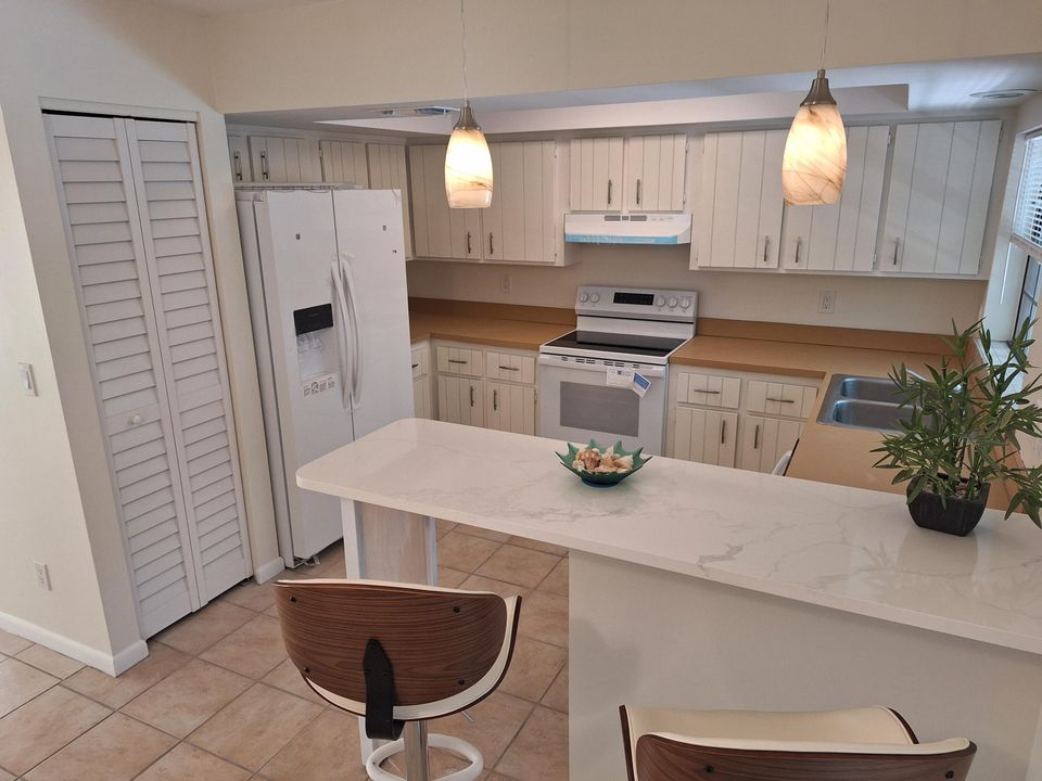 En Venta: $305,000 (3 camas, 2 baños, 1170 Pies cuadrados)