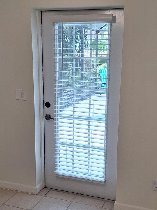 En Venta: $305,000 (3 camas, 2 baños, 1170 Pies cuadrados)