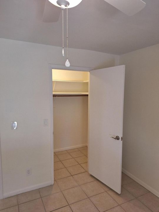 En Venta: $305,000 (3 camas, 2 baños, 1170 Pies cuadrados)