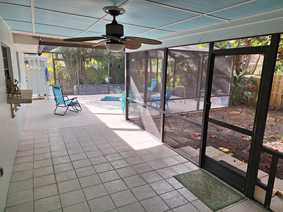 En Venta: $305,000 (3 camas, 2 baños, 1170 Pies cuadrados)