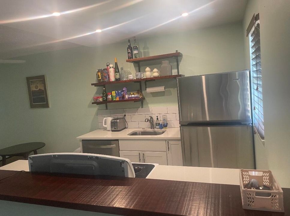 For Rent: $1,700 (1 beds, 1 baths, 560 Square Feet)