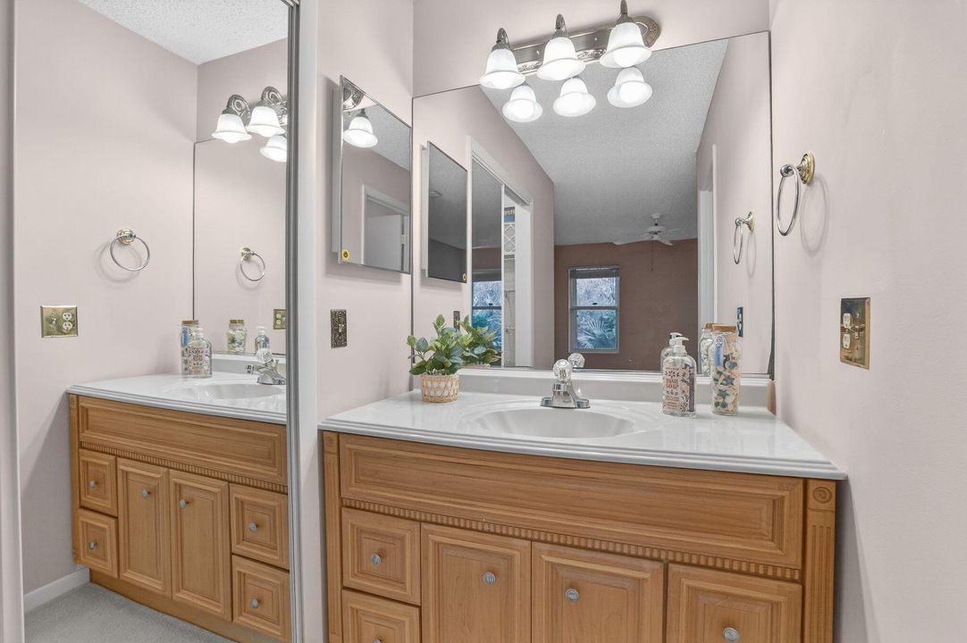 En Venta: $252,000 (2 camas, 2 baños, 1299 Pies cuadrados)