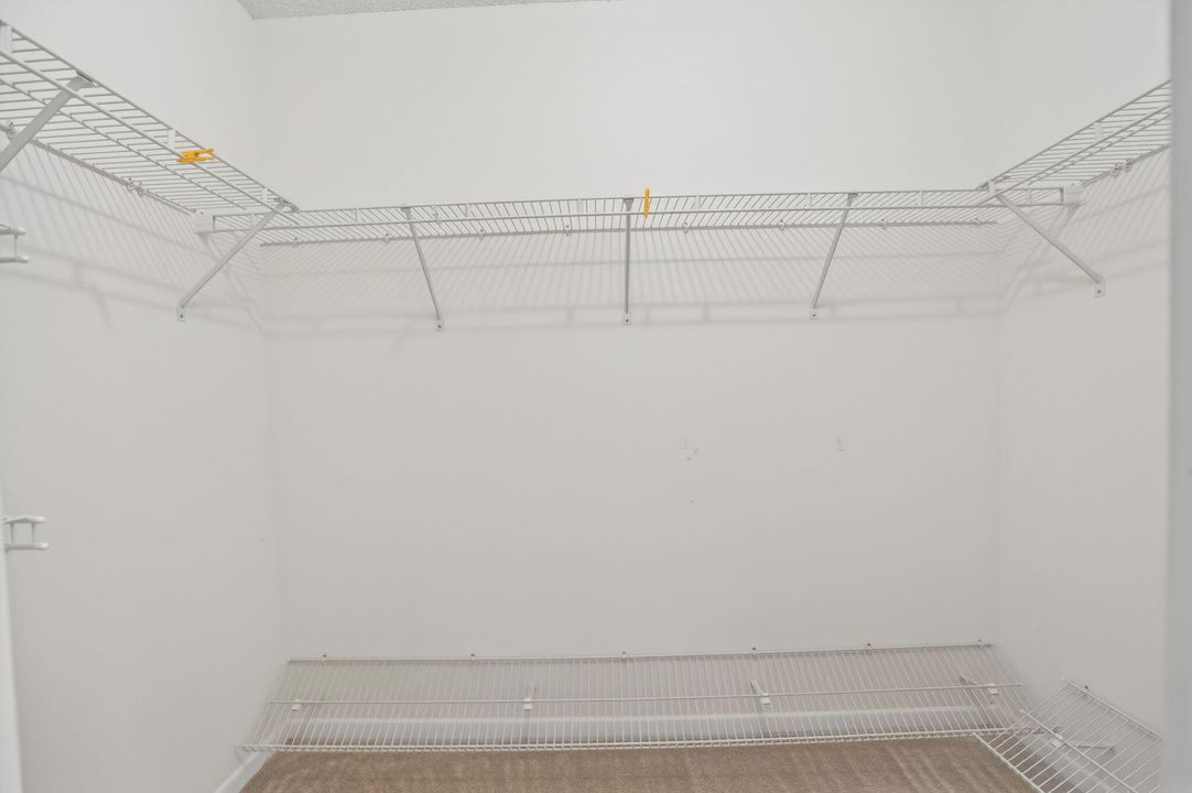 En Venta: $252,000 (2 camas, 2 baños, 1299 Pies cuadrados)