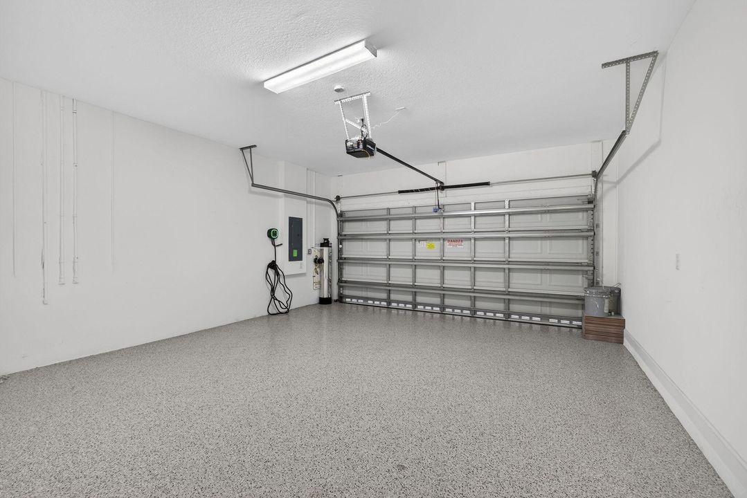 出租: $3,300 (3 贝兹, 2 浴室, 1952 平方英尺)