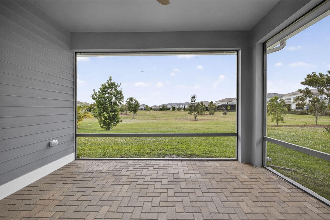 出租: $3,300 (3 贝兹, 2 浴室, 1952 平方英尺)