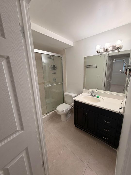 待售: $199,900 (1 贝兹, 1 浴室, 600 平方英尺)