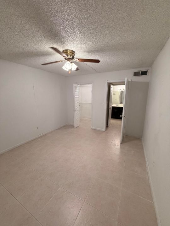 待售: $199,900 (1 贝兹, 1 浴室, 600 平方英尺)