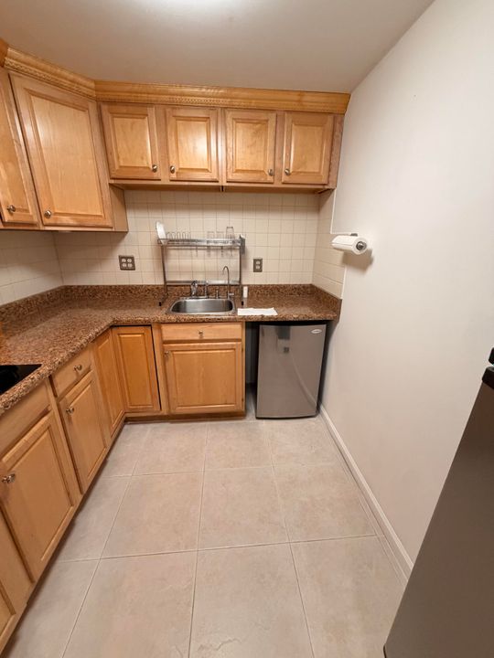 待售: $199,900 (1 贝兹, 1 浴室, 600 平方英尺)