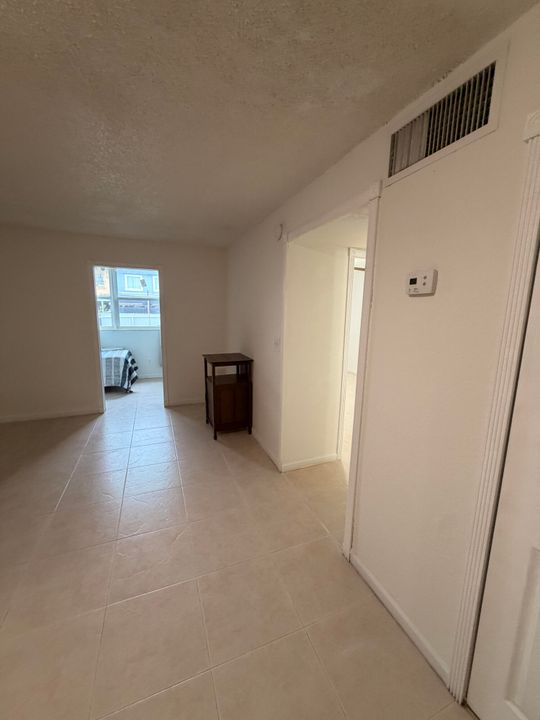 待售: $199,900 (1 贝兹, 1 浴室, 600 平方英尺)