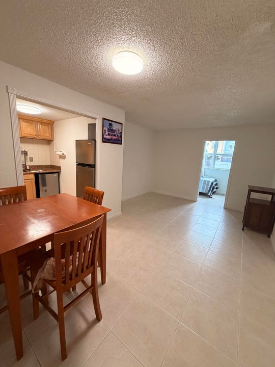 待售: $199,900 (1 贝兹, 1 浴室, 600 平方英尺)