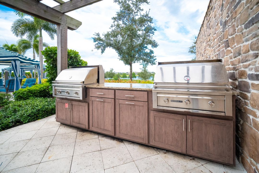 For Sale: $539,900 (3 beds, 2 baths, 1749 Square Feet)