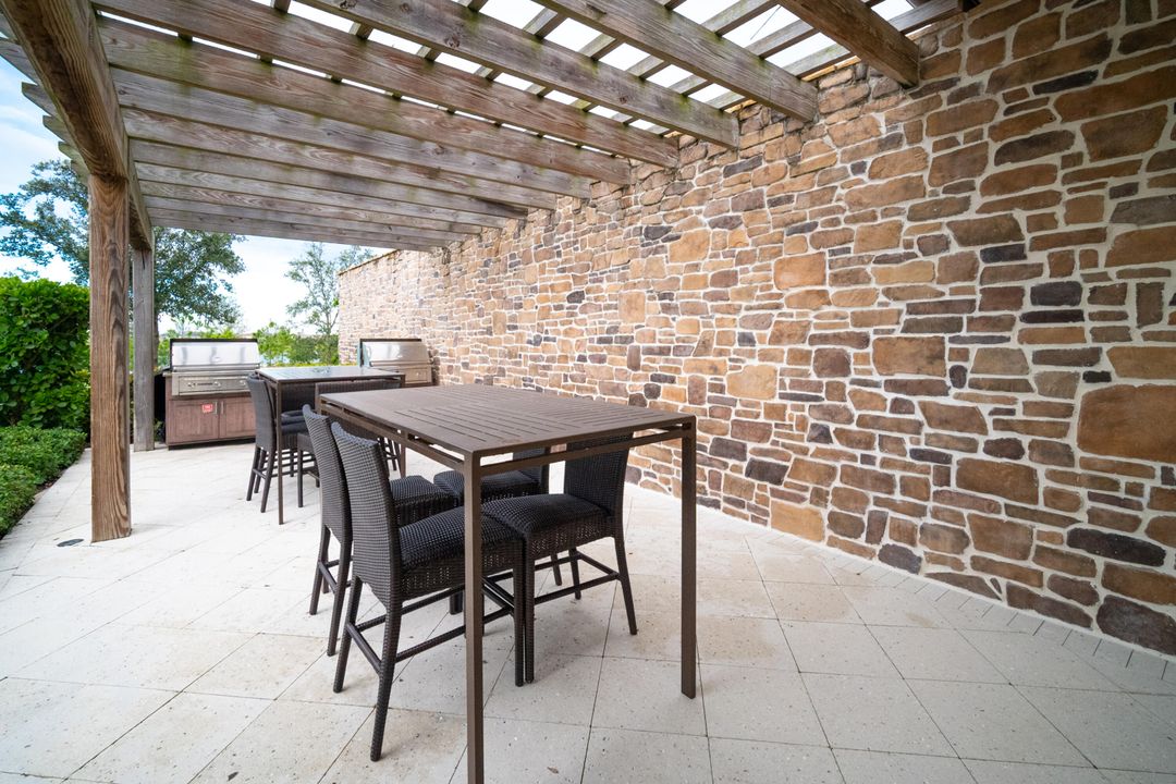 For Sale: $539,900 (3 beds, 2 baths, 1749 Square Feet)