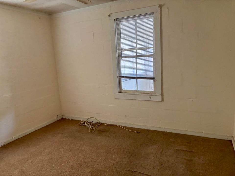 На продажу: $130,000 (2 спален, 1 ванн, 810 Квадратных фут)