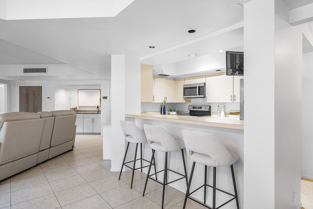 На продажу: $950,000 (2 спален, 2 ванн, 1630 Квадратных фут)