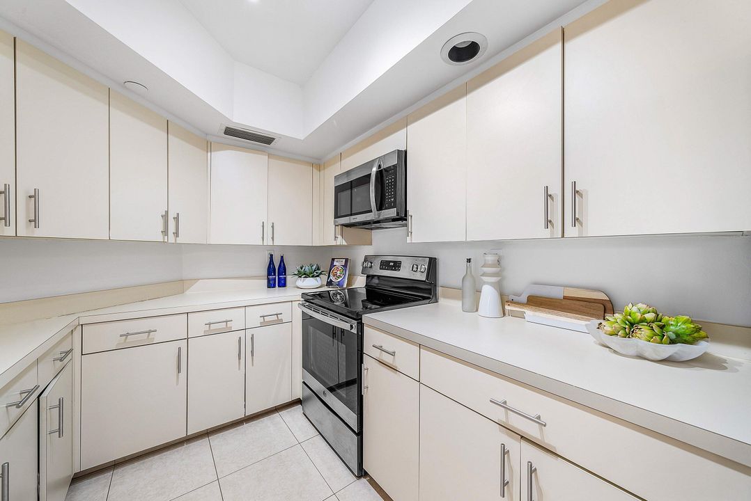 На продажу: $950,000 (2 спален, 2 ванн, 1630 Квадратных фут)