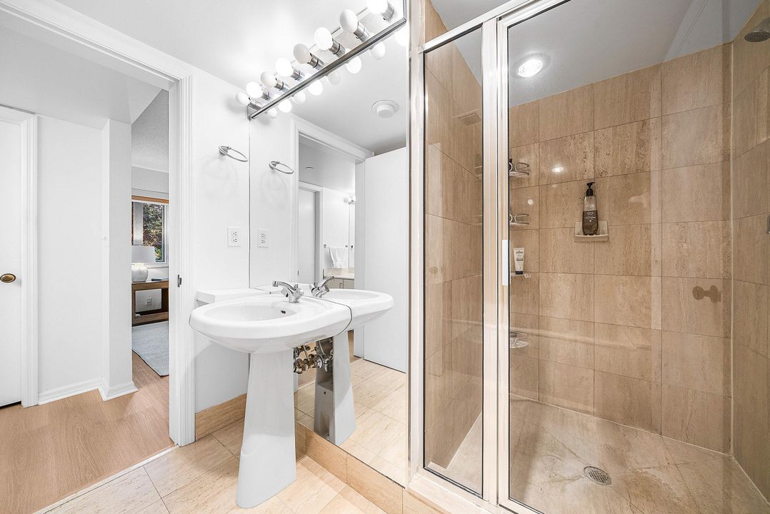 На продажу: $950,000 (2 спален, 2 ванн, 1630 Квадратных фут)