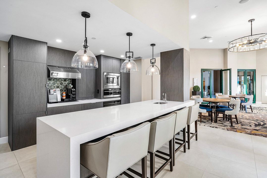 На продажу: $950,000 (2 спален, 2 ванн, 1630 Квадратных фут)