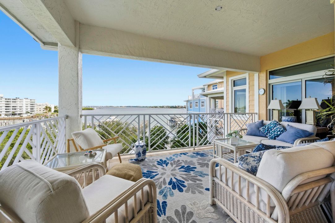 For Sale: $1,610,000 (3 beds, 3 baths, 2242 Square Feet)