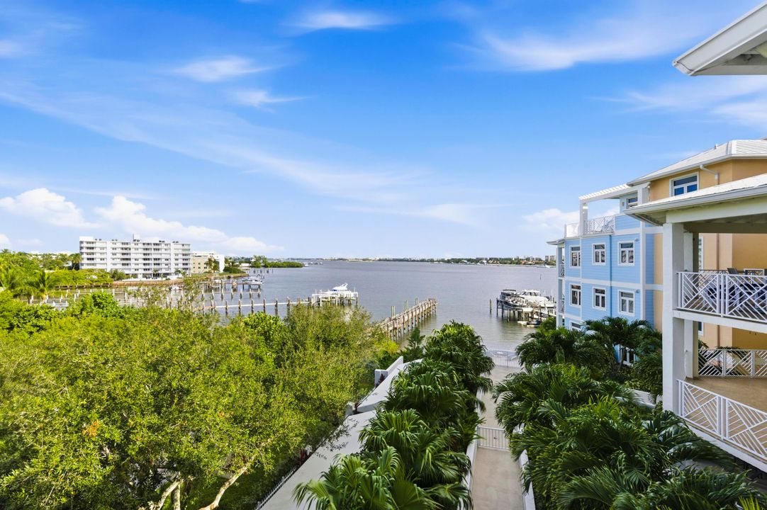 For Sale: $1,610,000 (3 beds, 3 baths, 2242 Square Feet)