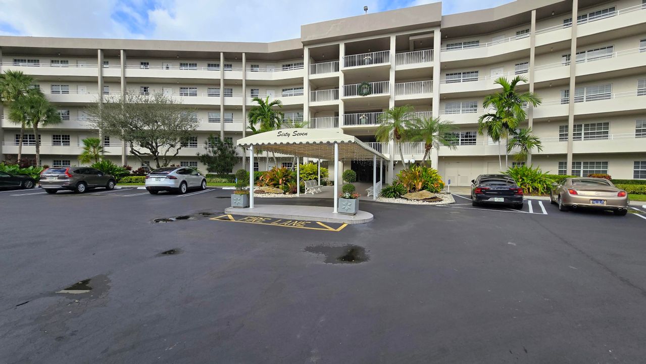 For Sale: $349,500 (3 beds, 2 baths, 1716 Square Feet)