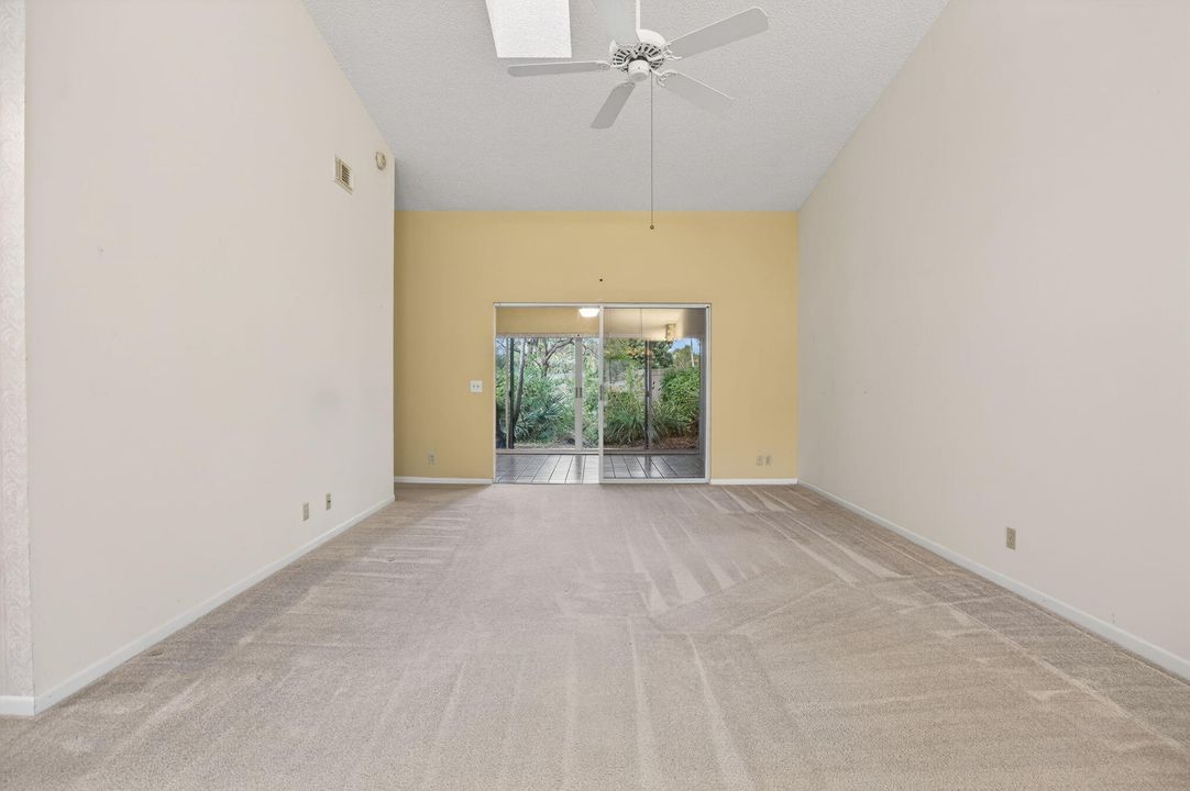 En Venta: $252,000 (2 camas, 2 baños, 1299 Pies cuadrados)