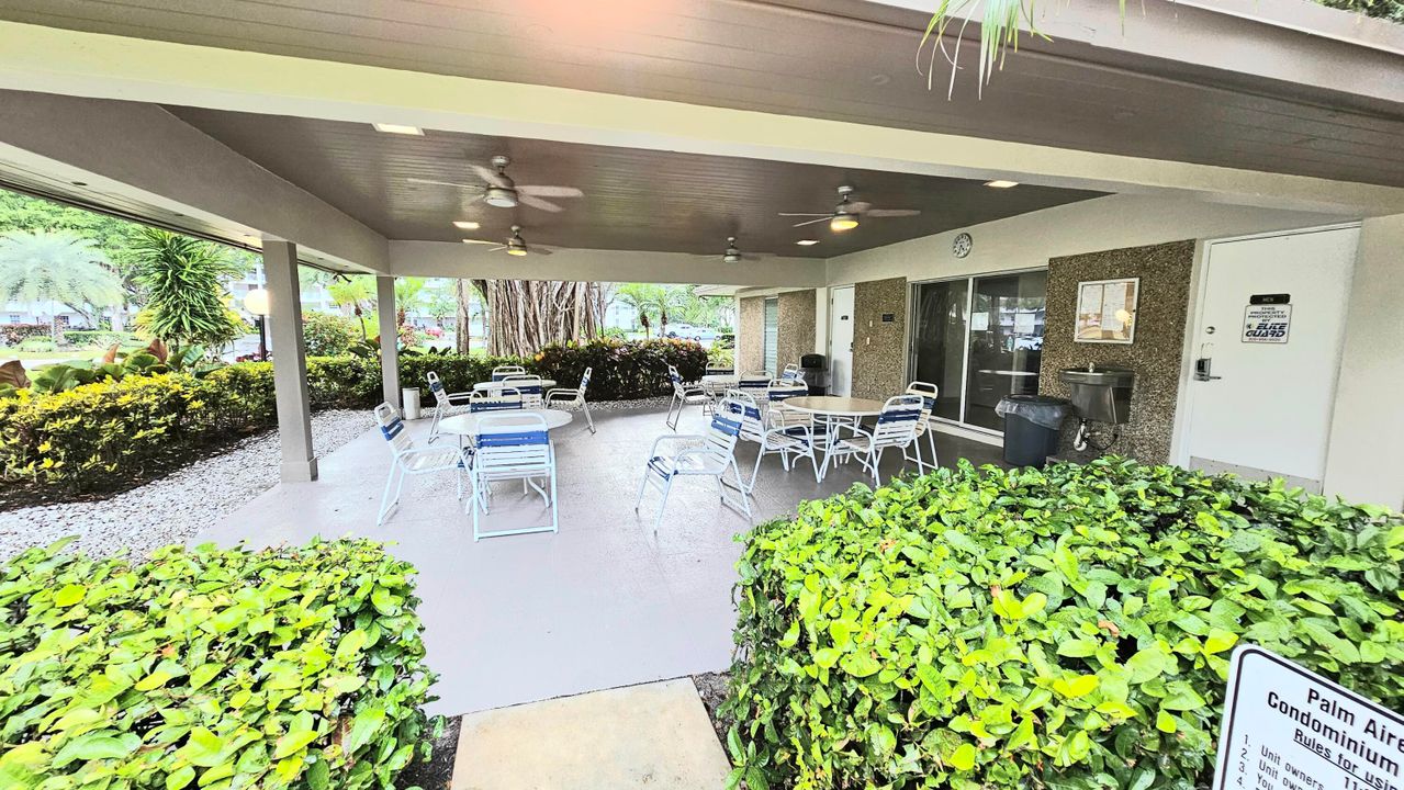 For Sale: $349,500 (3 beds, 2 baths, 1716 Square Feet)