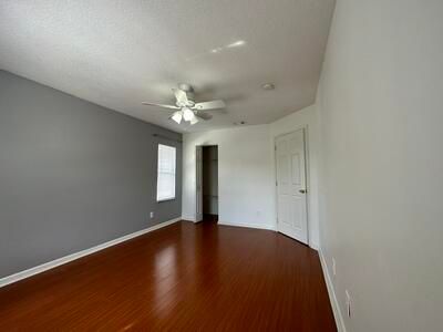 В аренду: $3,550 (4 спален, 3 ванн, 1561 Квадратных фут)