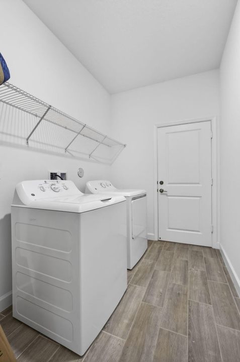 出租: $3,400 (3 贝兹, 2 浴室, 1749 平方英尺)