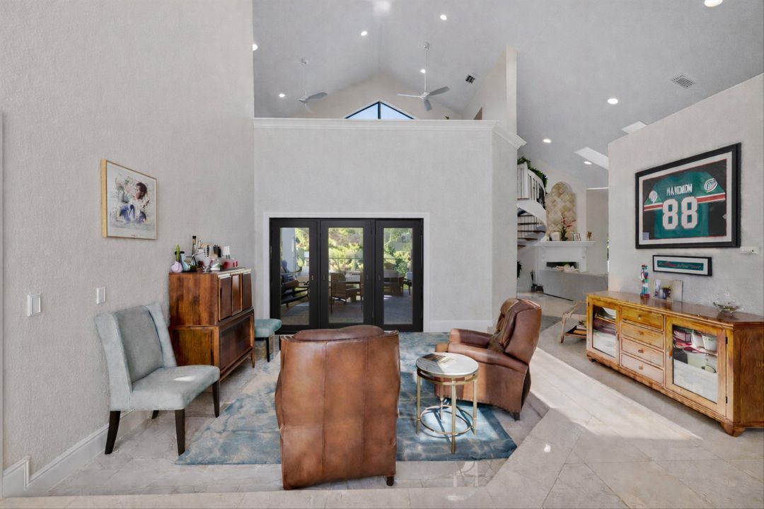 На продажу: $2,295,000 (5 спален, 5 ванн, 3582 Квадратных фут)