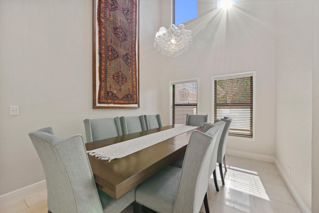 На продажу: $2,295,000 (5 спален, 5 ванн, 3582 Квадратных фут)