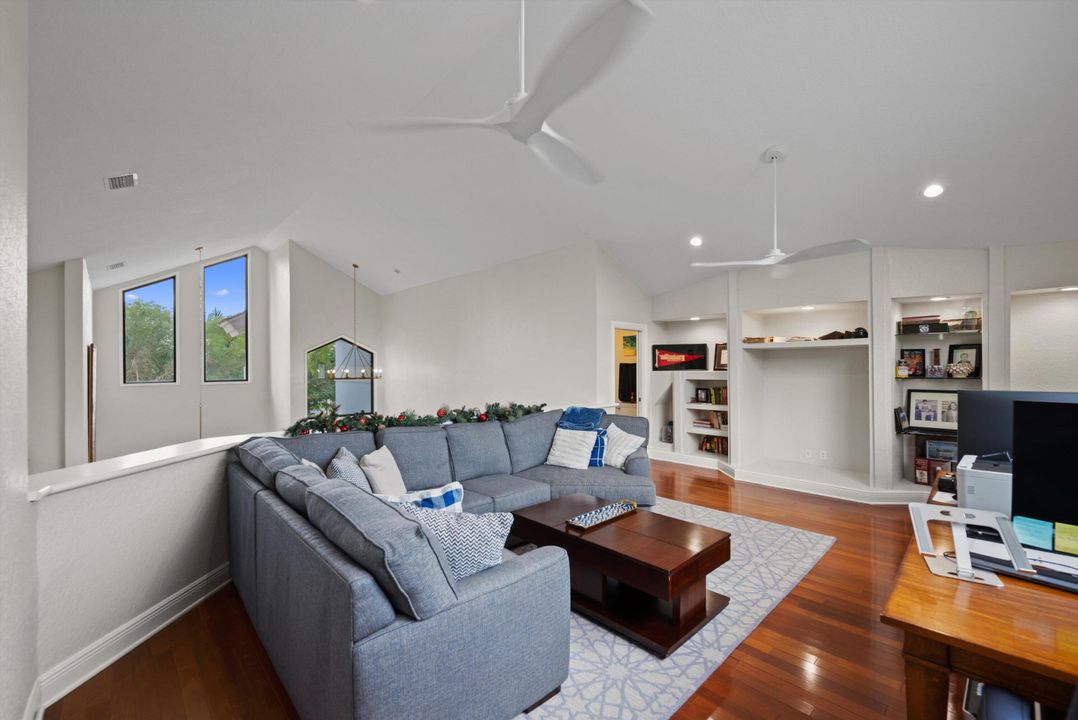 На продажу: $2,295,000 (5 спален, 5 ванн, 3582 Квадратных фут)